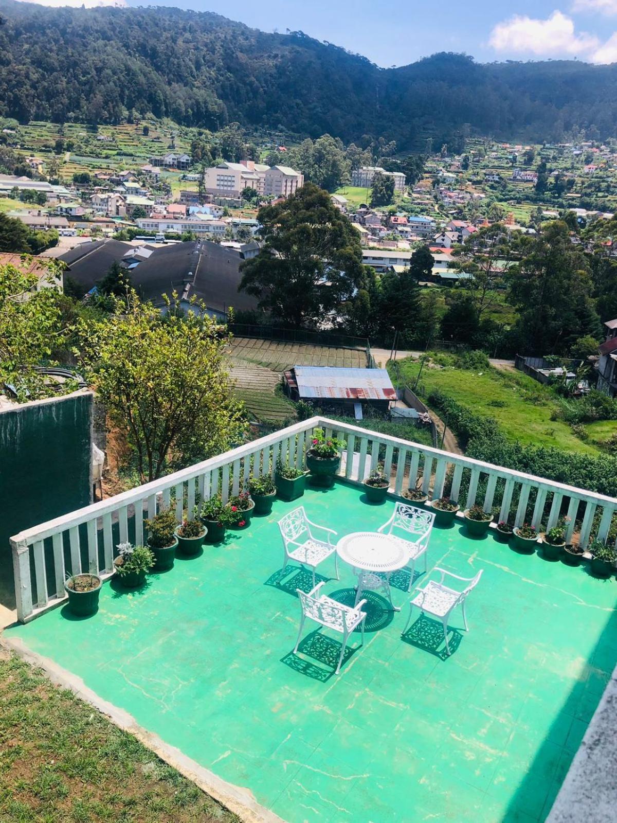 Hikers Inn ヌワラ・エリヤ エクステリア 写真